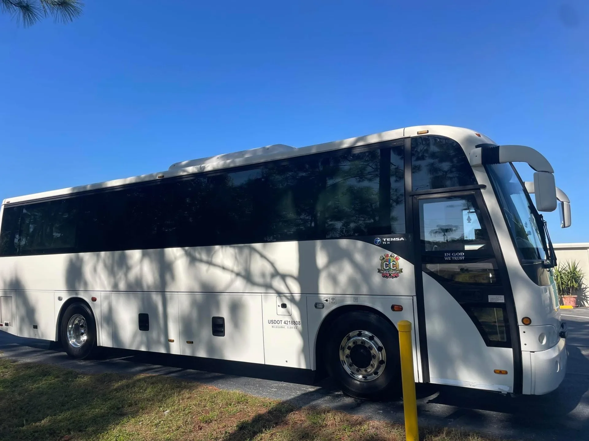 CC Tours & Charters motorcoach ready for a Florida casino bus trip at a Brevard County pickup spot